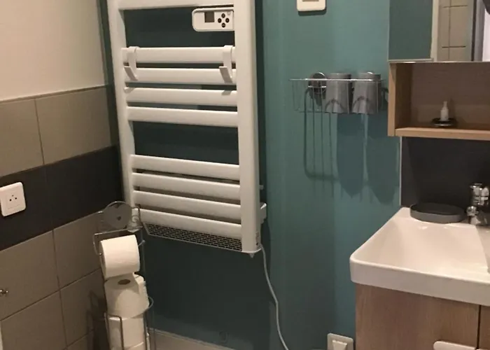 L'autan Sage לינה וארוחת בוקר *