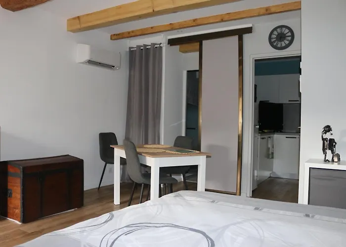 לינה וארוחת בוקר L'autan Sage