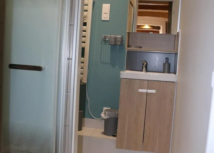 לינה וארוחת בוקר L'autan Sage