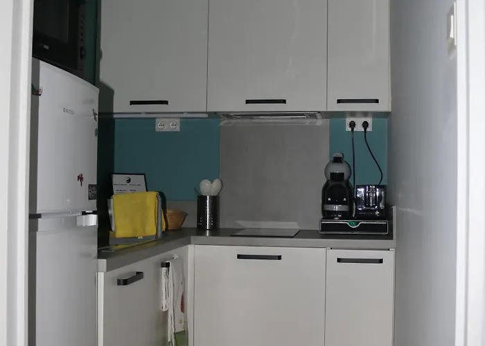 L'autan Sage לינה וארוחת בוקר Montgeard